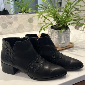 Donald Pliner Bowery Booties